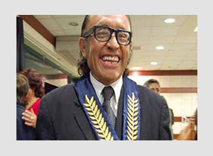 derrama-magisterial-dm-premio-medalla-encinas-ganador-edgar-valcarcel-arce-small
